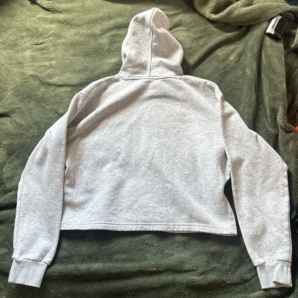 PUMA Women's Classic Gray Hoodie crop top - Picture 3 of 3